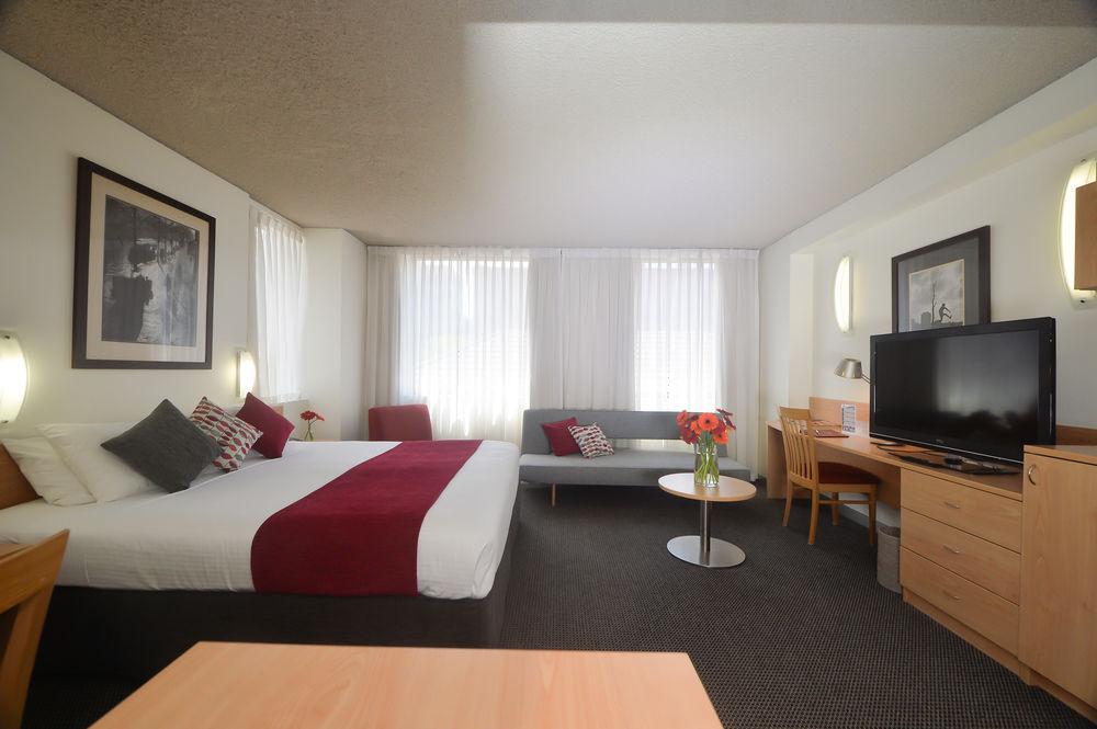 Lancemore Crossley St. Melbourne City Exterior foto A typical hotel room