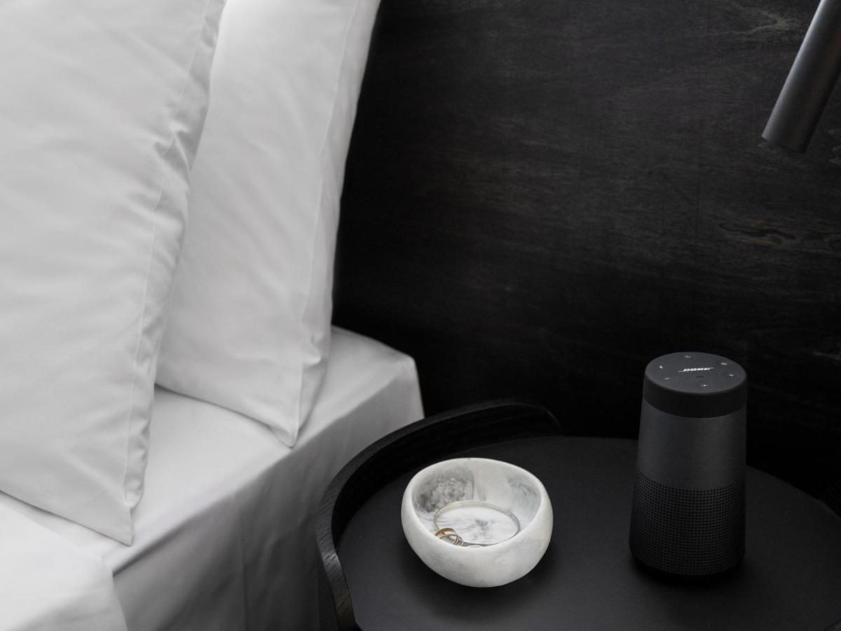 Lancemore Crossley St. Melbourne City Exterior foto The Amazon Echo