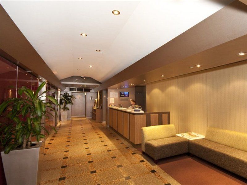 Lancemore Crossley St. Melbourne City Interior foto The lobby of the hotel
